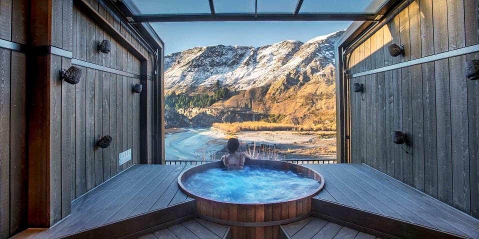 Onsen Hot Pools and Queenstown mountain view