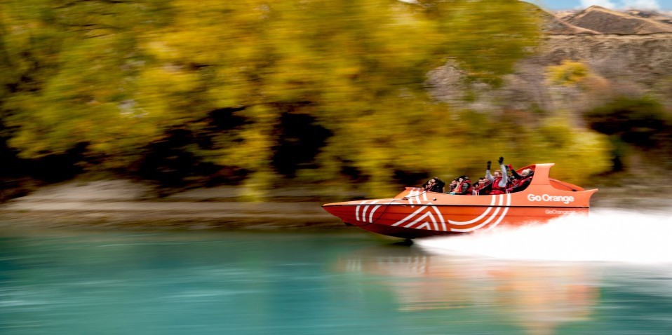 Queenstown jet boat ride on Lake Wakatipu